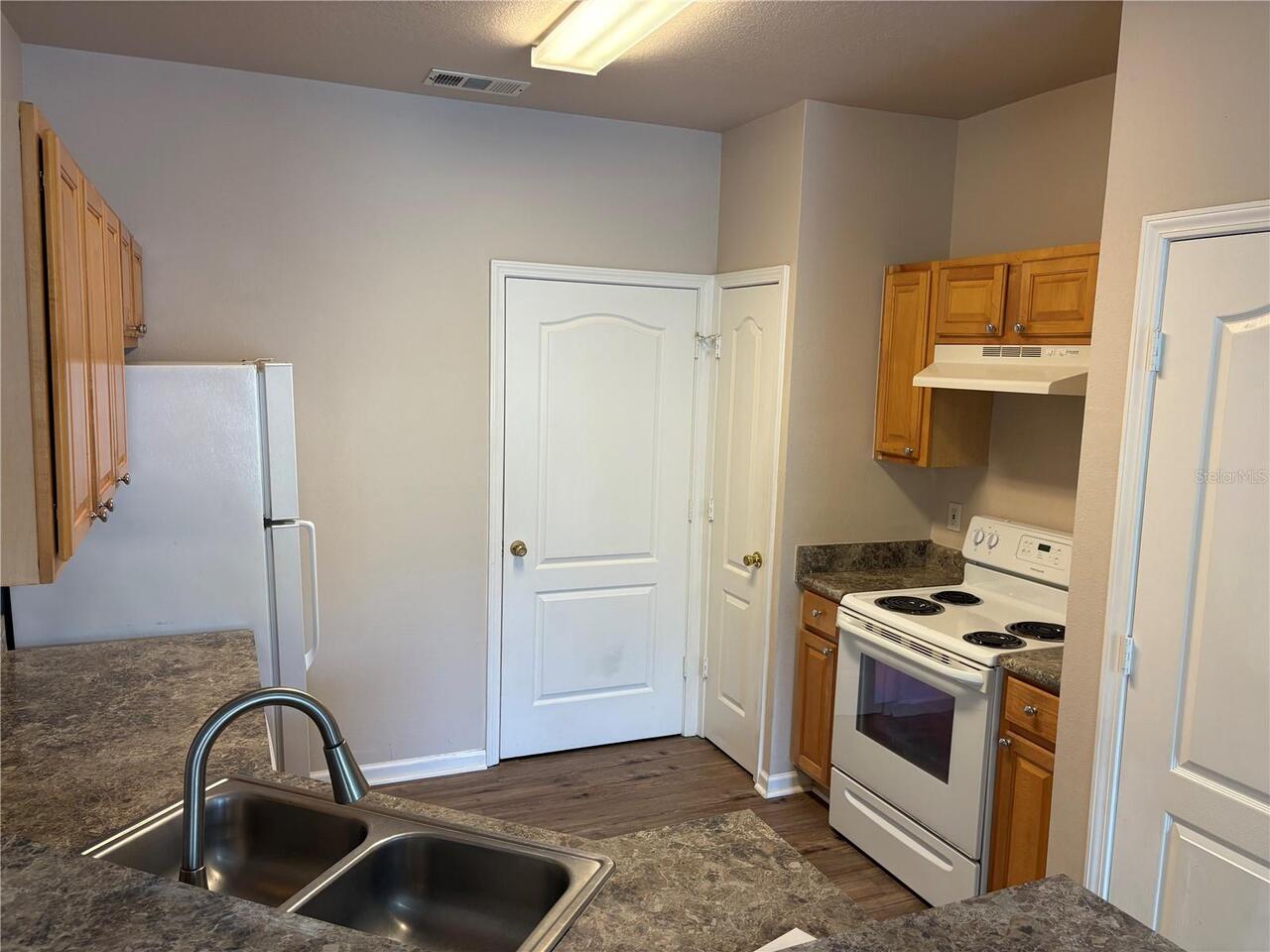 Listing Photo 14