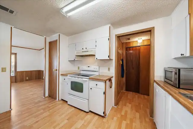 Listing Photo 15