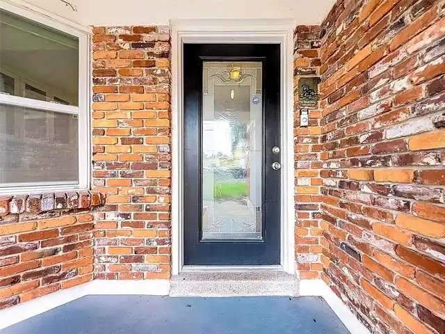 Listing Photo 11