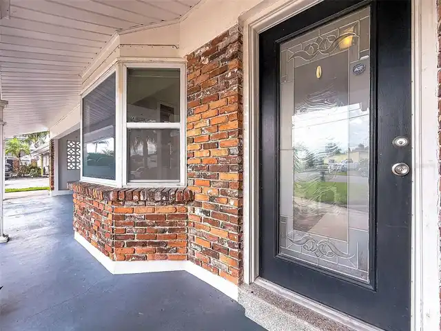 Listing Photo 12
