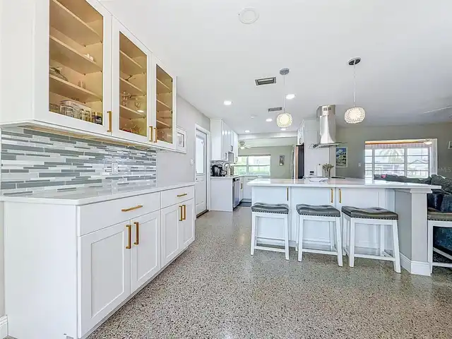 Listing Photo 22
