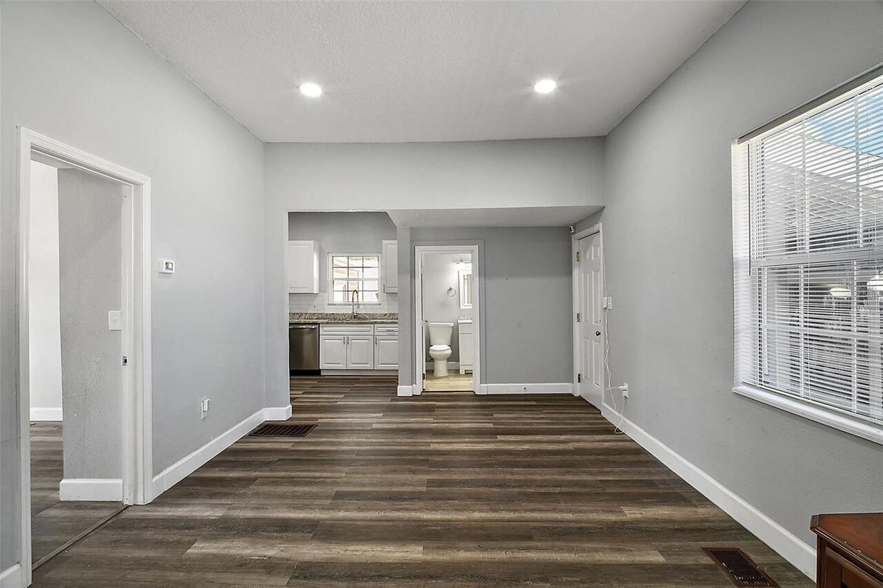 Listing Photo 10