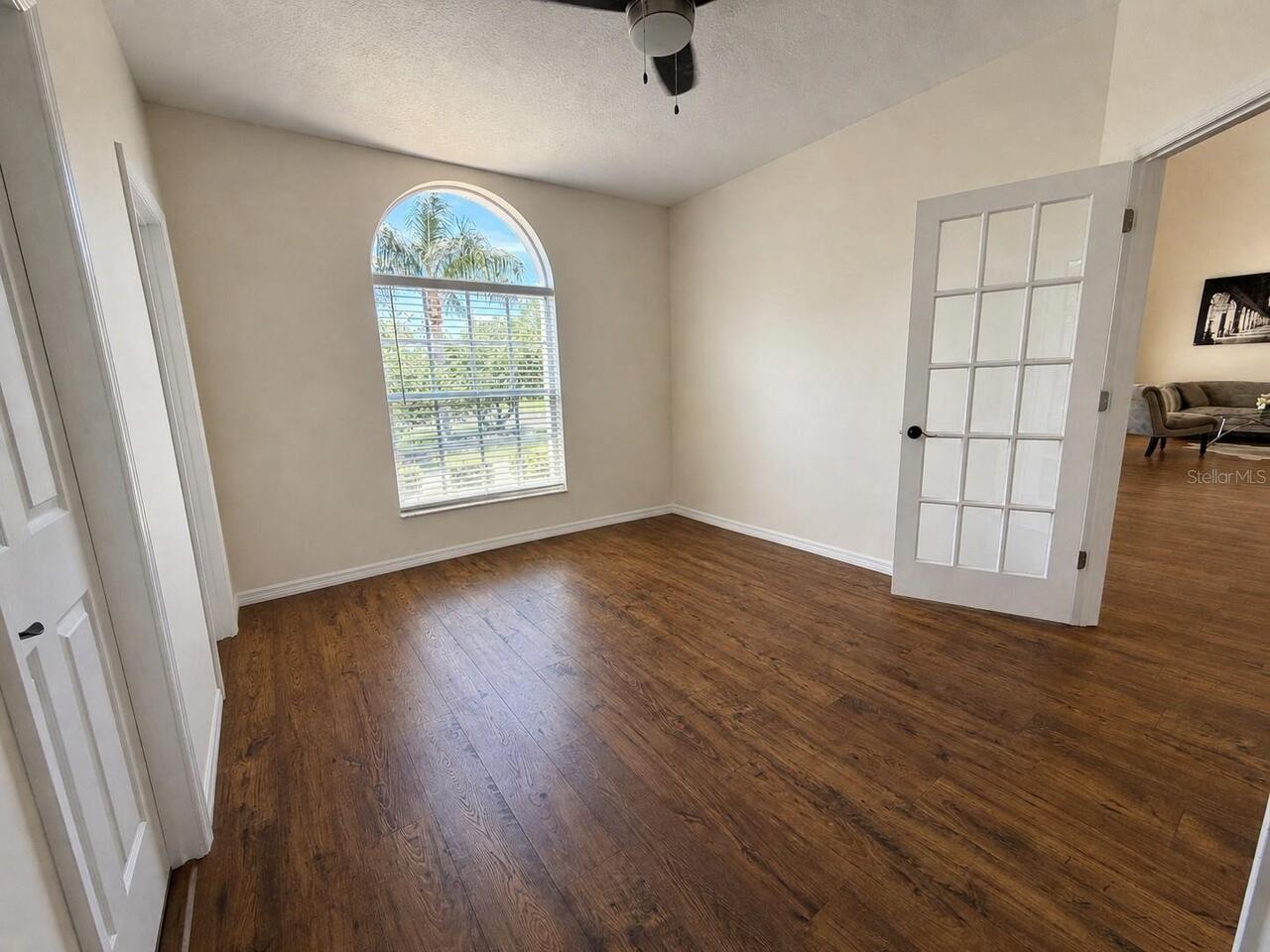 Listing Photo 12