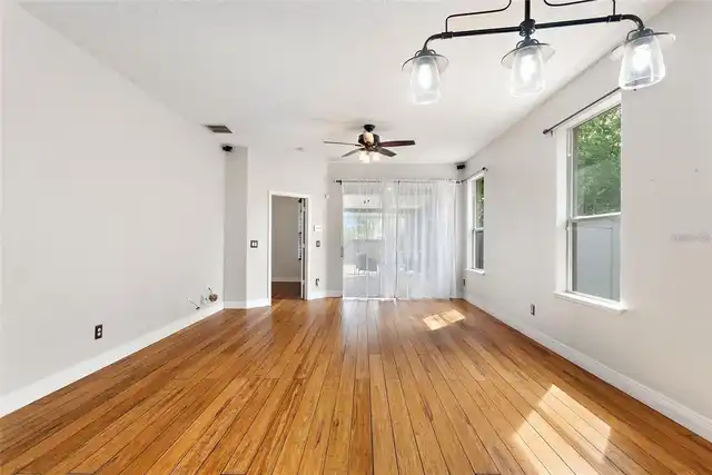 Listing Photo 9