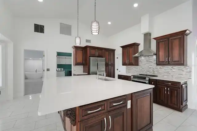 Listing Photo 16