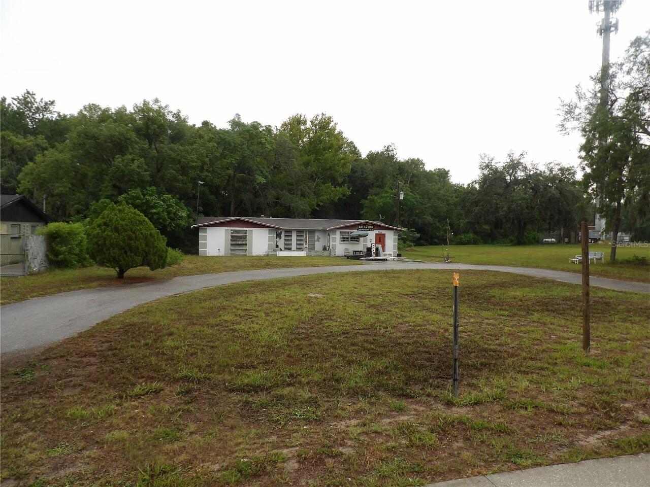 Listing Photo 10