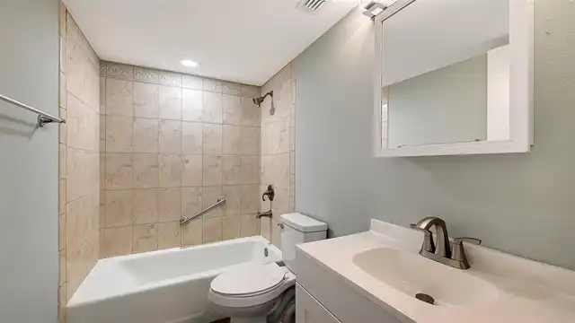 Listing Photo 16