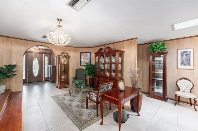 Listing Photo 7