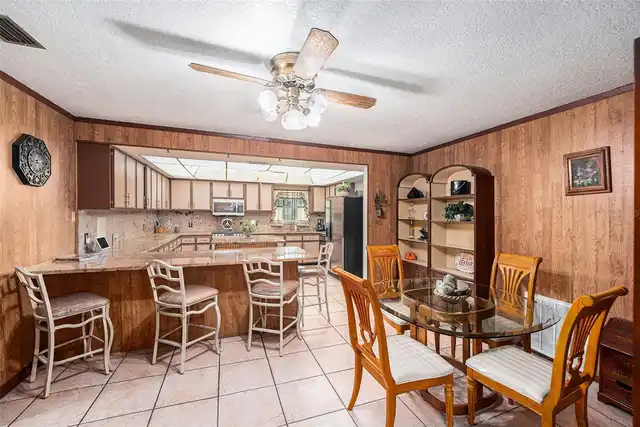 Listing Photo 12