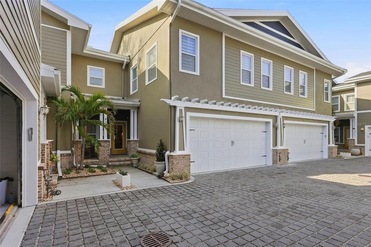 St Petersburg Real Estate