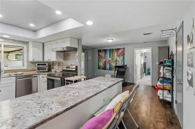Listing Photo 8