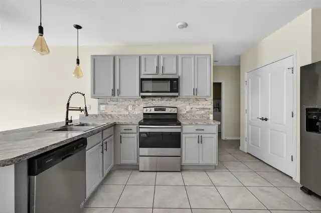Listing Photo 9