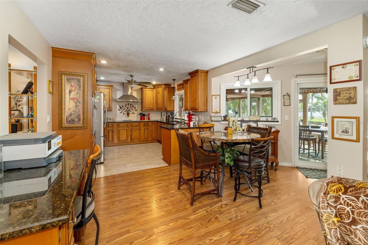 Listing Photo 10