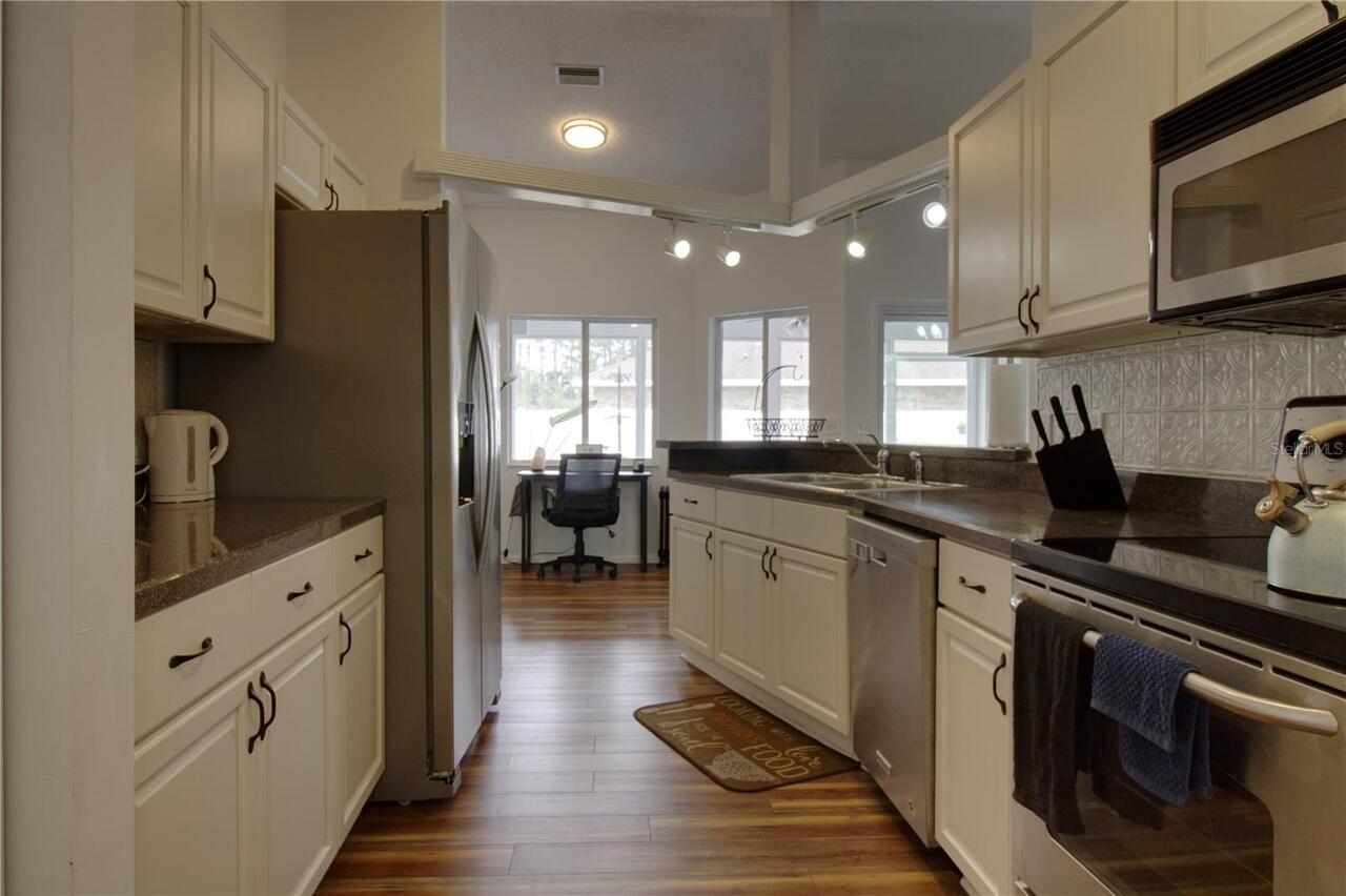 Listing Photo 16
