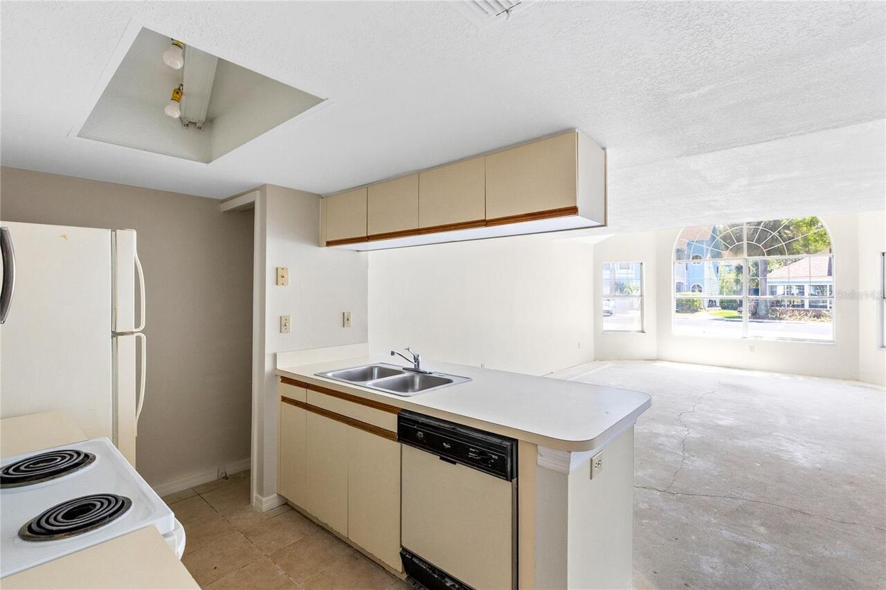 Listing Photo 12
