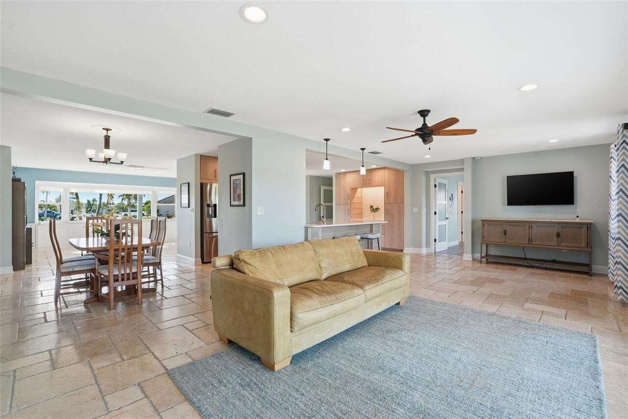 Listing Photo 14