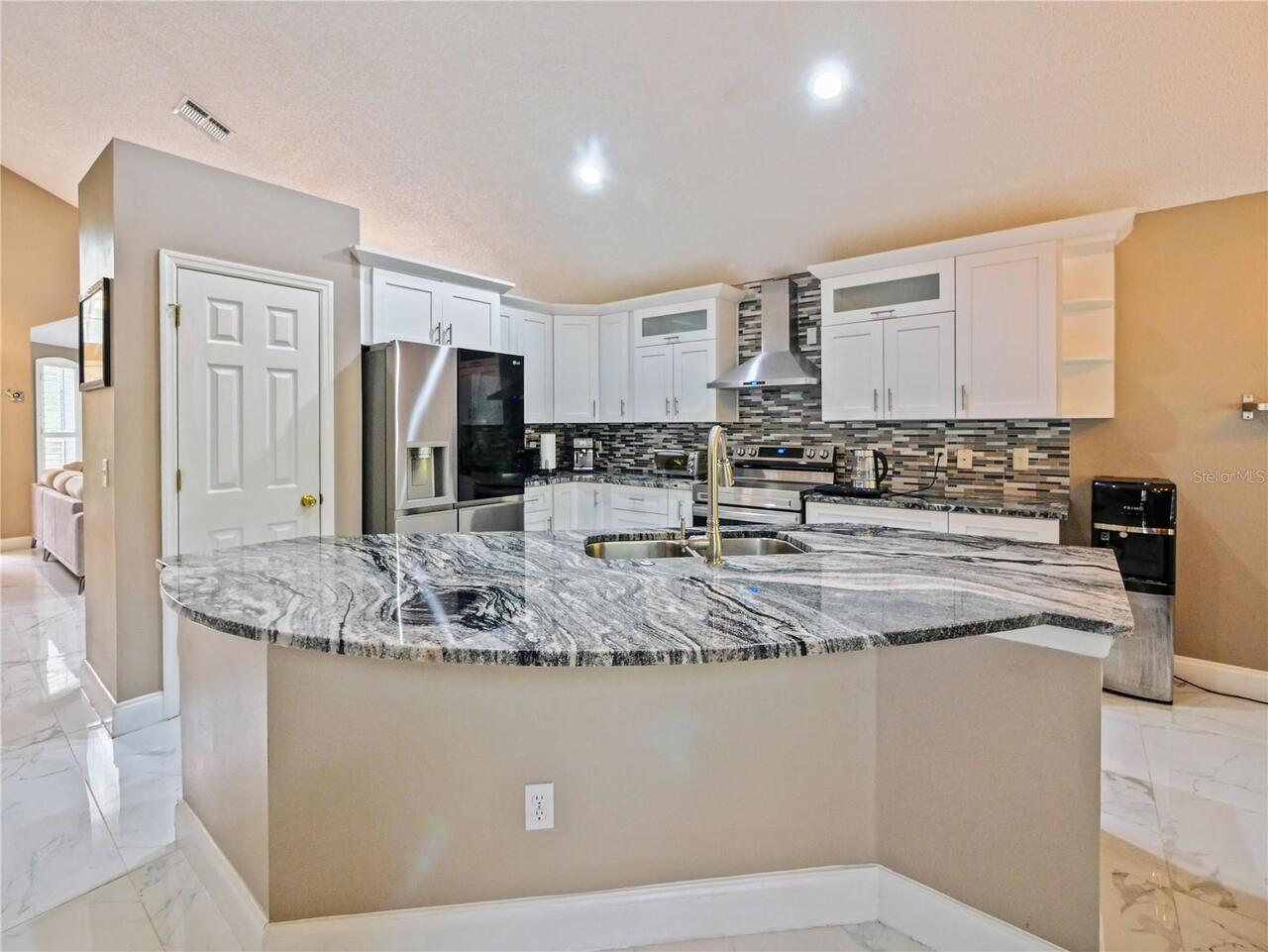 Listing Photo 8