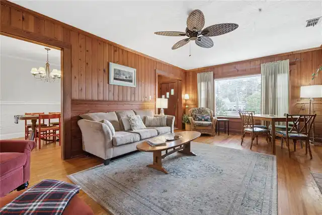 Listing Photo 8