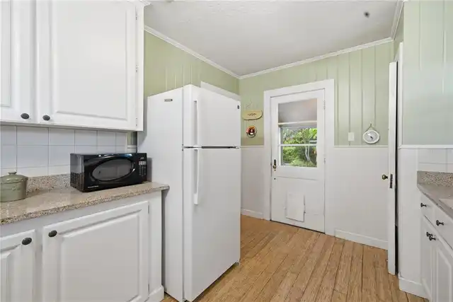 Listing Photo 10
