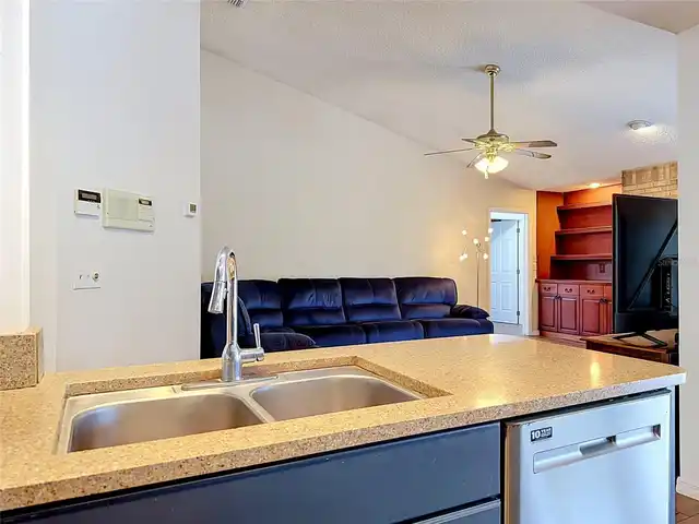Listing Photo 12