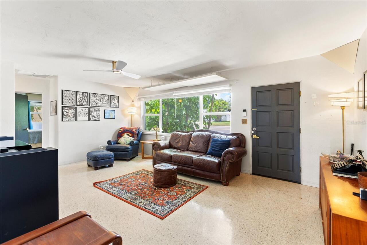 Listing Photo 9