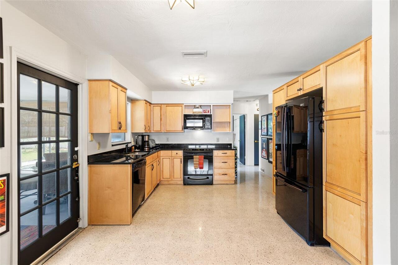 Listing Photo 15