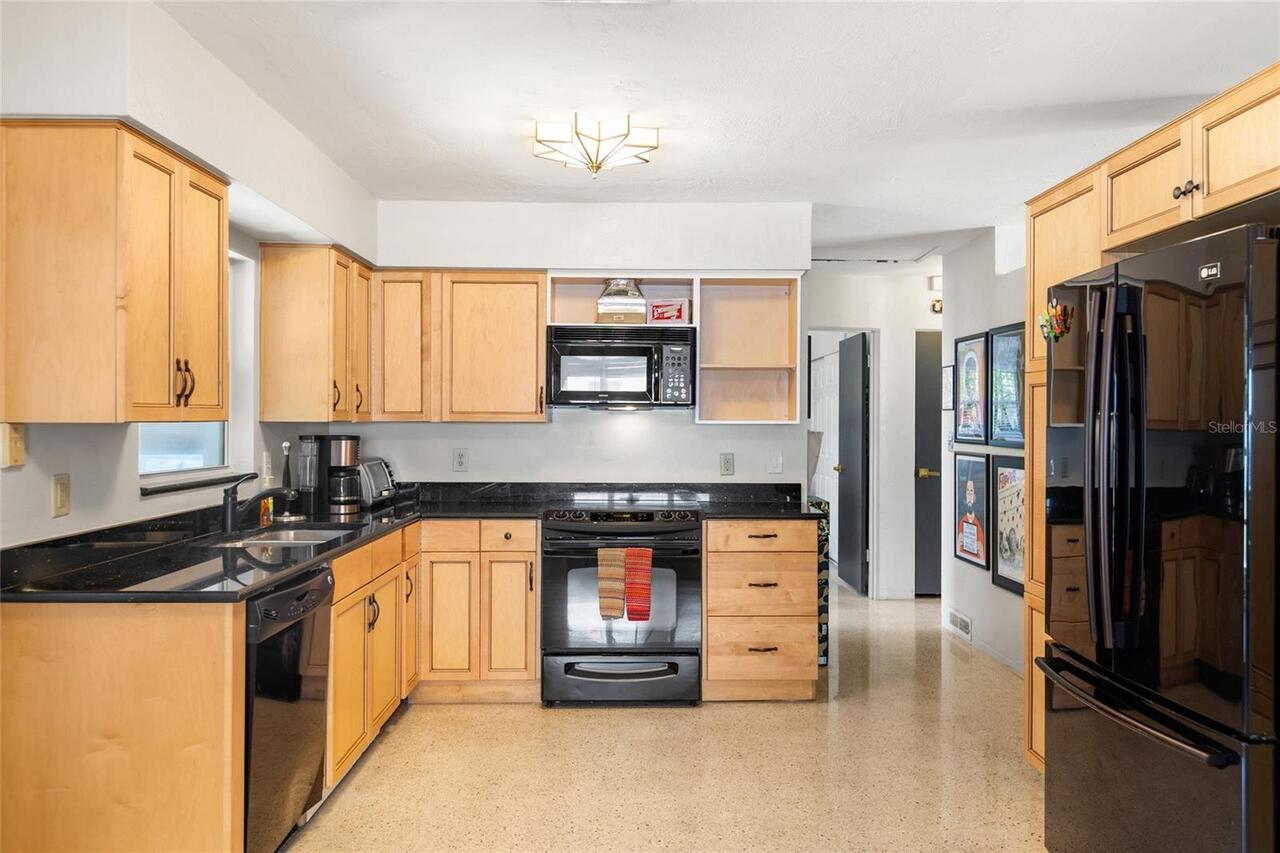Listing Photo 16