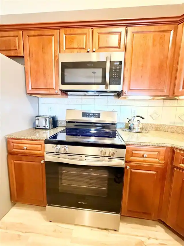 Listing Photo 15