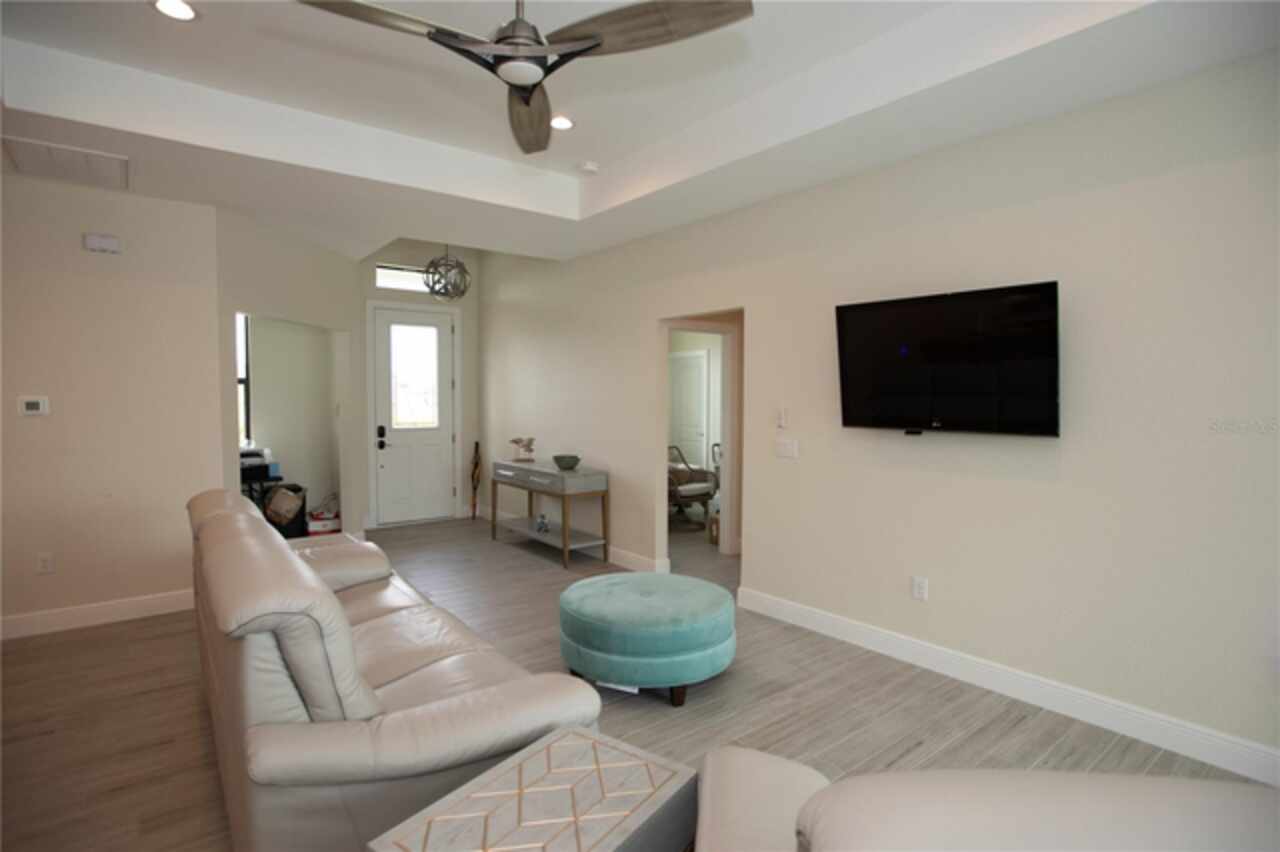 Listing Photo 10