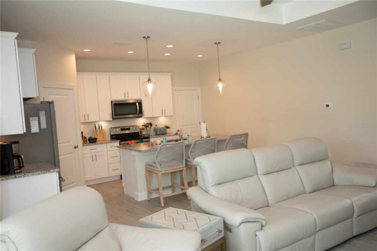 Listing Photo 12