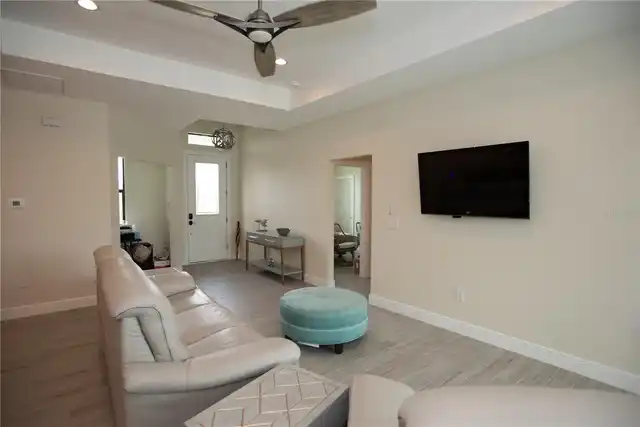 Listing Photo 10