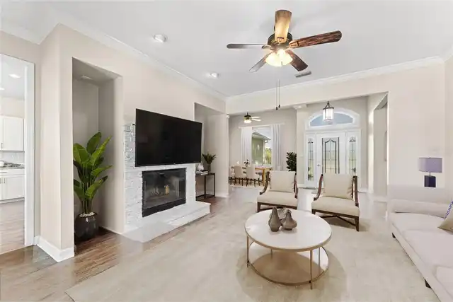 Listing Photo 8