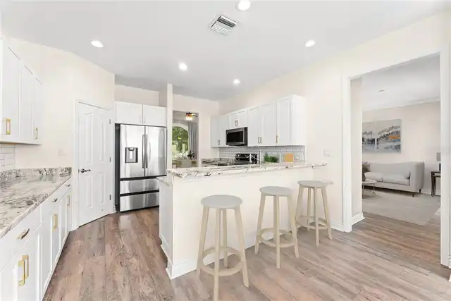 Listing Photo 15