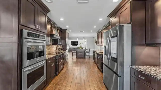 Listing Photo 17