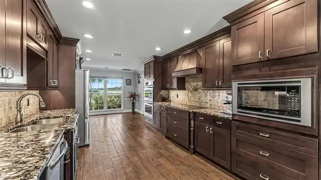Listing Photo 19