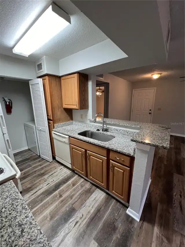 Listing Photo 11
