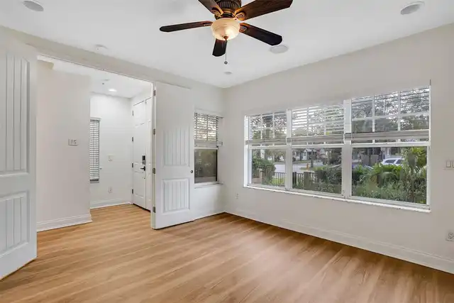 Listing Photo 8