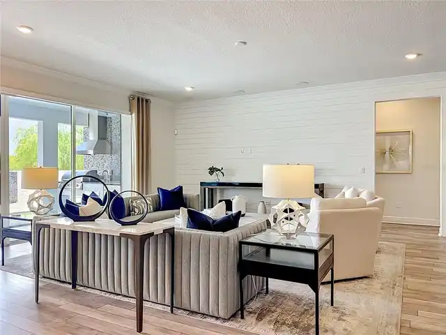 Listing Photo 11