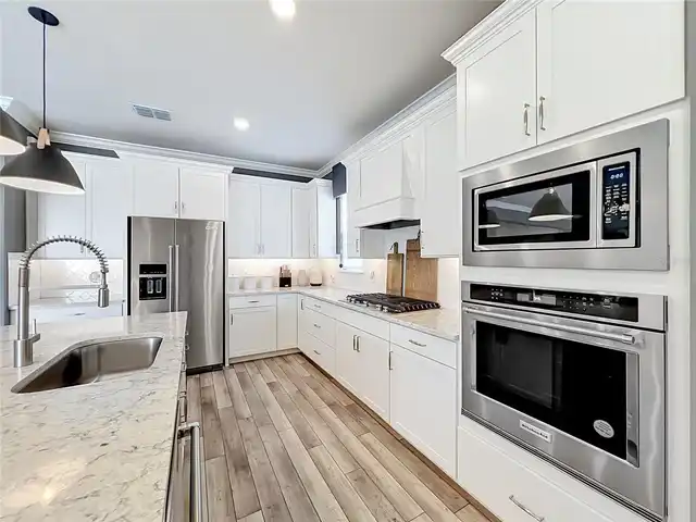 Listing Photo 15