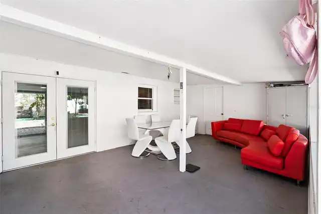 Listing Photo 15