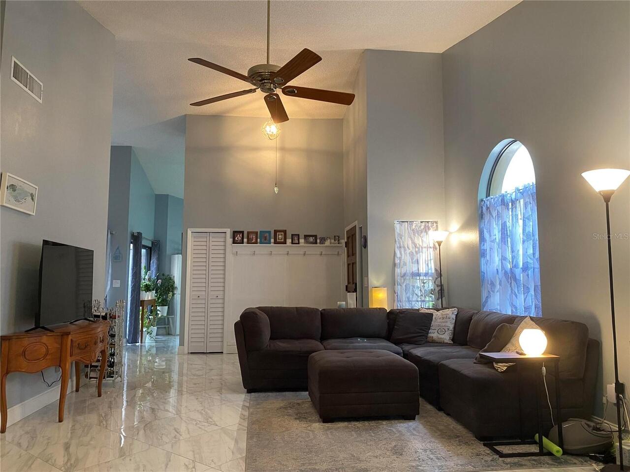 Listing Photo 10