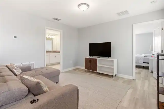Listing Photo 23