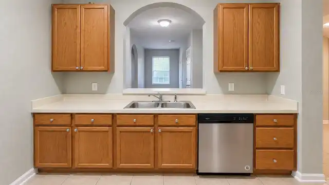 Listing Photo 9