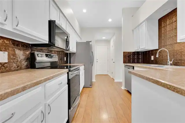 Listing Photo 9