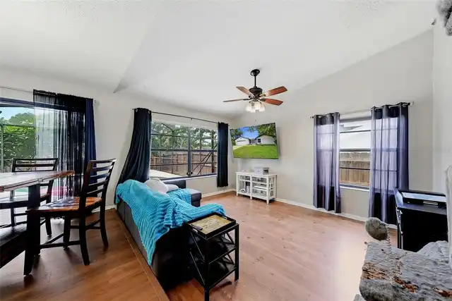 Listing Photo 12