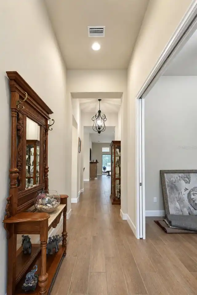Listing Photo 9