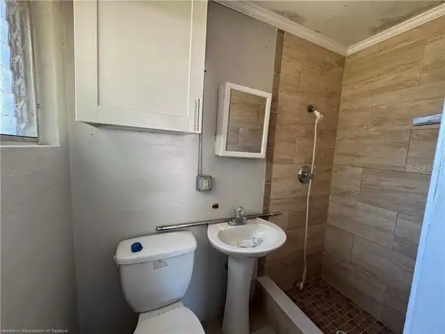 Listing Photo 9