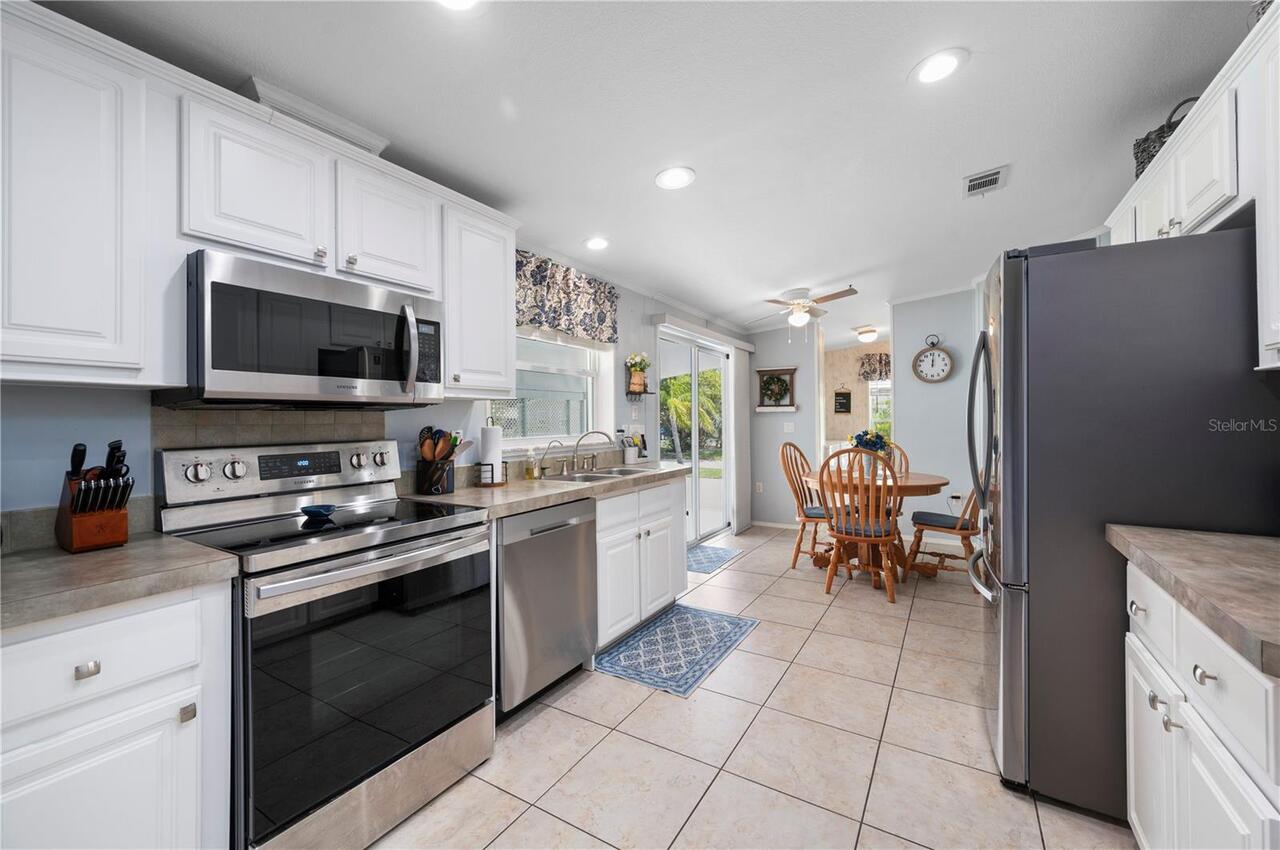 Listing Photo 8