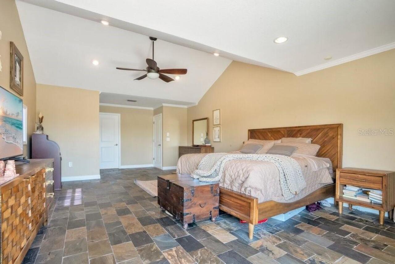 Listing Photo 32