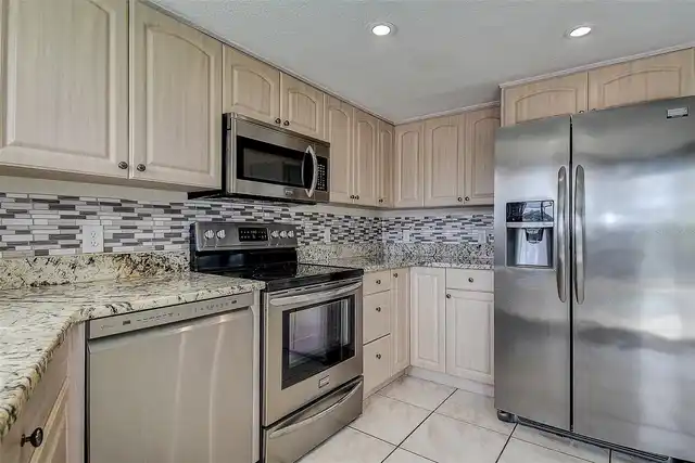 Listing Photo 8